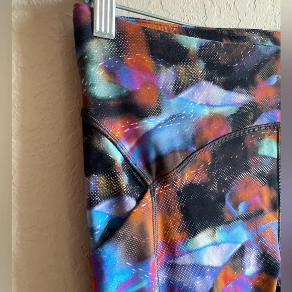 Lululemon Power Thru High-Rise Tight 25" in Hyper Drift Multi ~ Size 8 - Picture 6 of 11